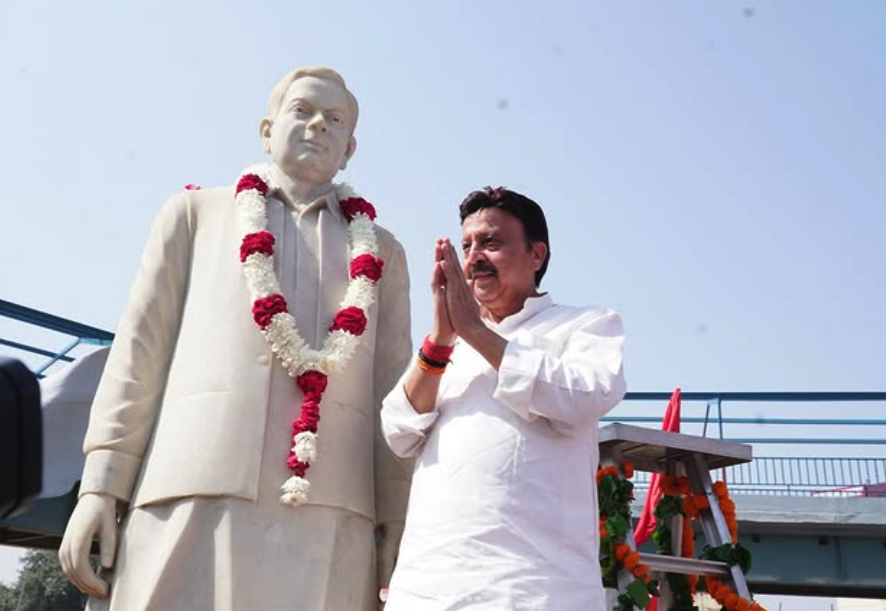 Rao Narbir Singh in discussion